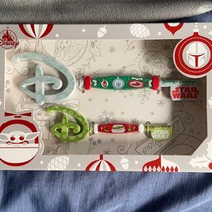 Authentic Disney Holiday Star Wars Bundle Mickey Collectible Keys
